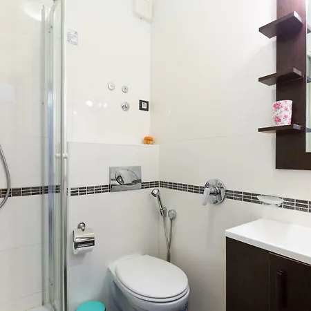 & Ddd2 Gostinjska kuća