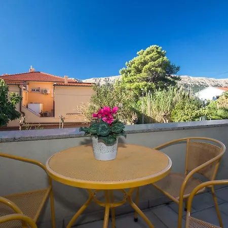 Guest house & Ddd2 Baska (Krk)
