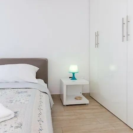 & Ddd2 Guest house