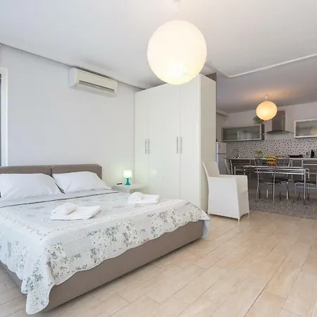 ゲストハウス & Ddd2